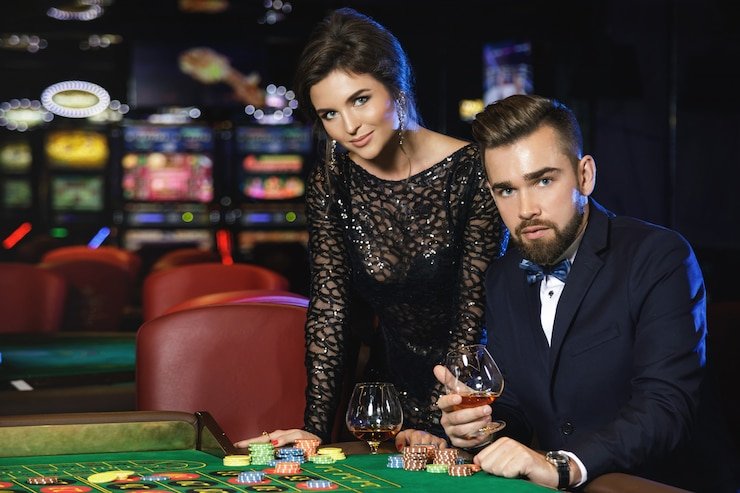 Live Evolution Gaming dealer table on qqfullbet88 platform